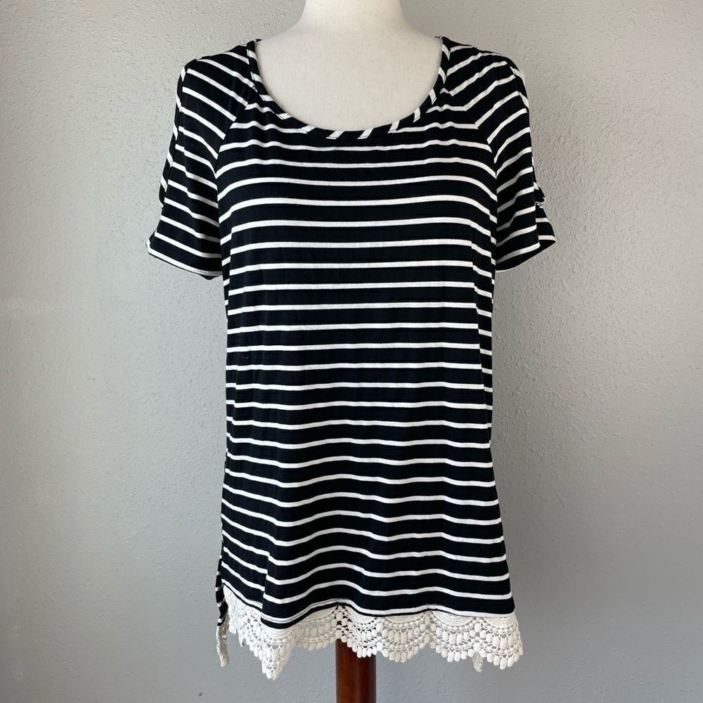 Nwt Como Vintage Black And White Cold Shoulder Top Size M